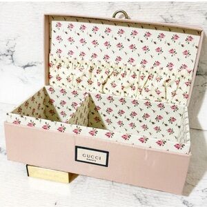 NWT RARE GUCCI BEAUTY JEWELRY BOX💗